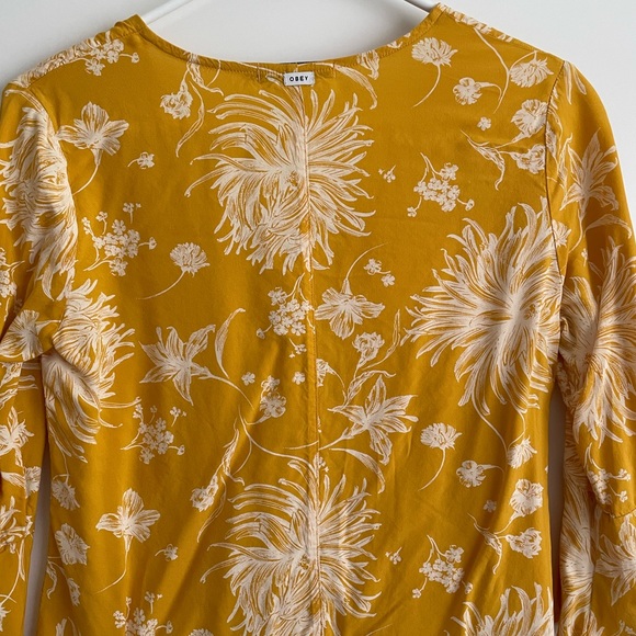 Obey floral button up top - Picture 5 of 8